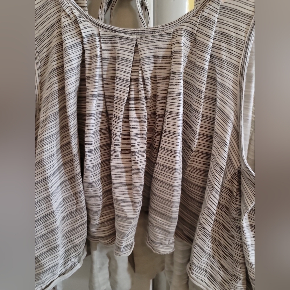 Free People Turn It Up Tank Top Medium Casual Swing Top Tie Back Subtle Stripe - Picture 6 of 8